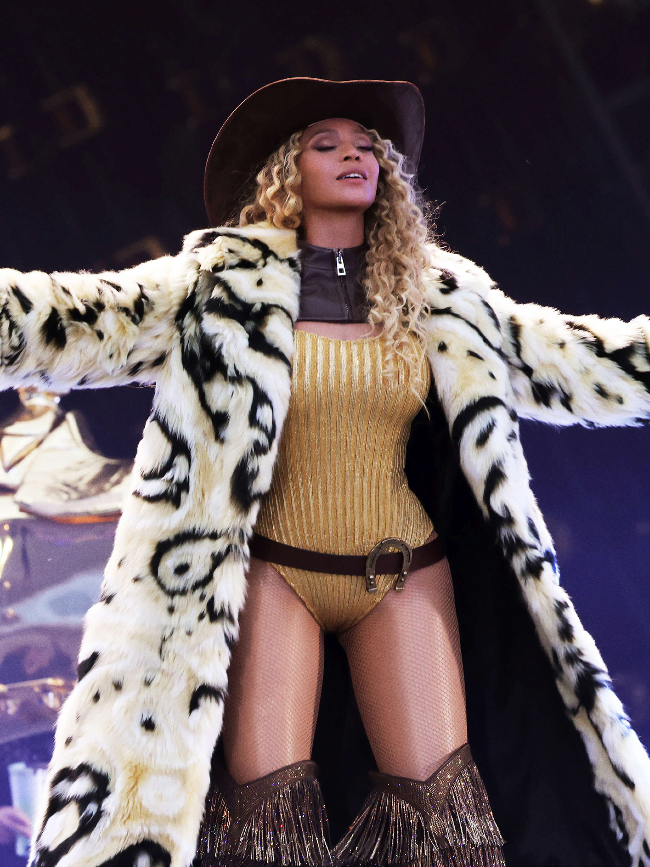 Leowe Glove Print Spandex Top (Beyoncé) Choose your fighter … Loewe costume : r/beyonce
